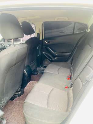 Mazda 3 S LINE image 8