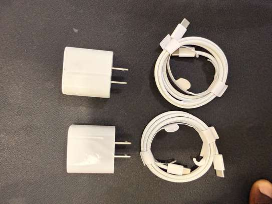 Chargeur iPhone Original image 2