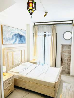 LA PREMIERE TINY HOUSE DES ALMADIES, PIEDS DANS L'EAU image 5