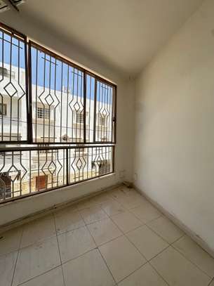 APPARTEMENT F4 A LOUER A NGOR image 4