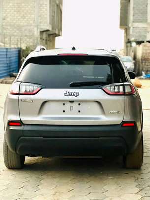 JEEP CHEROKEE image 7