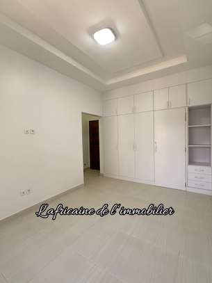 Appartement F4 à louer – Mamelles, corniche image 5