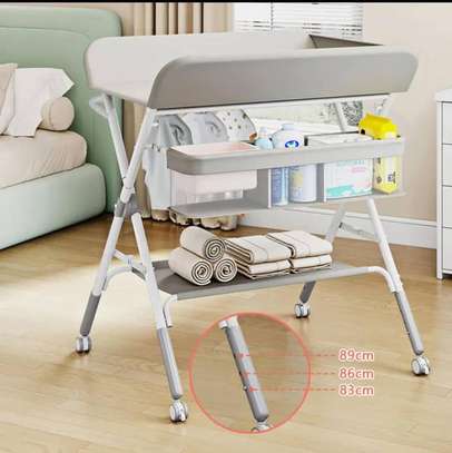 SIEGE AUTO ET TABLE A LANGER BEBE MULTIFONCTIONNELLE image 2