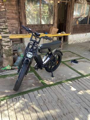 Vélo électrique premium – Type scooter – Neuf image 9