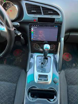 Peugeot 3008 SUV compact noir confort et style image 6