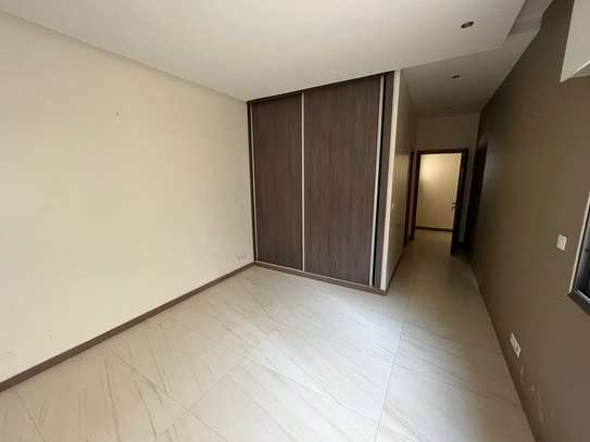SUPERBE F4 À LOUER –CORNICHE MERMOZ image 12