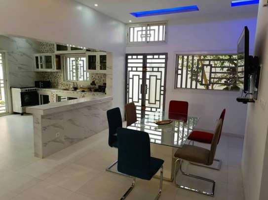 À VENDRE – Villa meublée avec piscine à Saly image 9