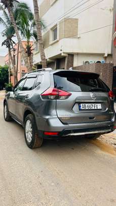 2018 Nissan Rogue SV image 12