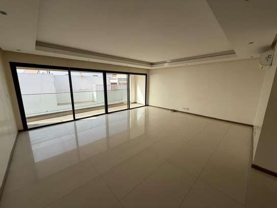 SUPERBE F4 À LOUER –CORNICHE MERMOZ image 15