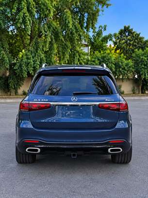 Mercedes-Benz GLS AMG 450 4MATIC 2025 image 2
