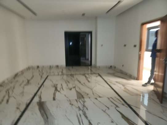 Villa R+2 à louer almadies image 8
