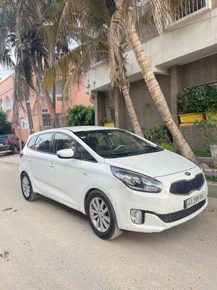 kia CARENS image 3
