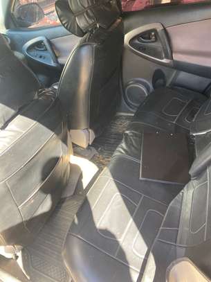 Toyota Rav4 2011 image 7