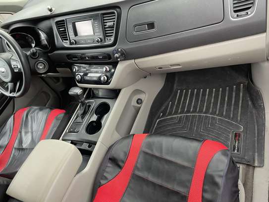 kia sedona 2018  7 places image 4