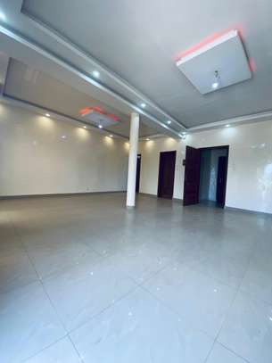 Propriété commerciale à Ouakam image 3