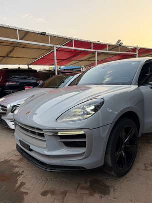 Porche Maccan image 8