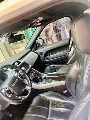 Range Rover image 4
