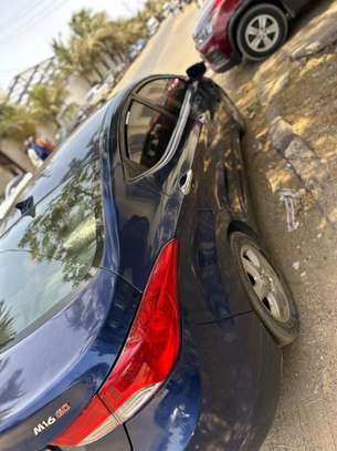 Hyundai avante 1.6 image 4