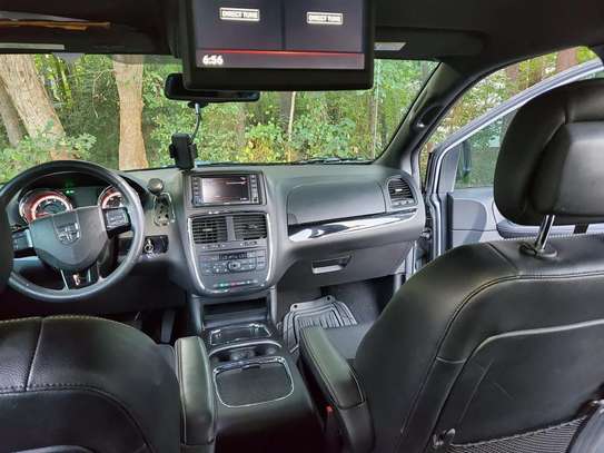 Dodge caravane 2018 location image 4