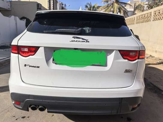 4 x 4  JAGUAR F-PACE  DIESEL AUTOMATIQUE   AWD image 2