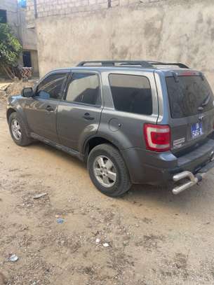 Ford escape image 4