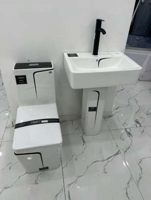 Chaise anglaise et lavabo complet image 3