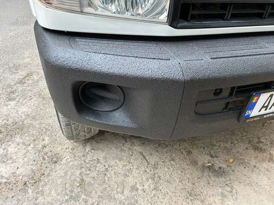 Toyota Land Cruiser HardTop 76 image 3