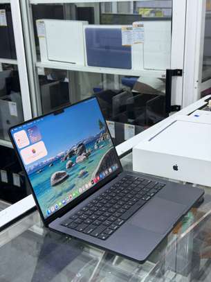 MacBook Pro M3 Pro 1To image 2