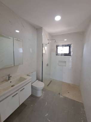 3 CHAMBRES A LOUER NGOR-ALMADIES image 13