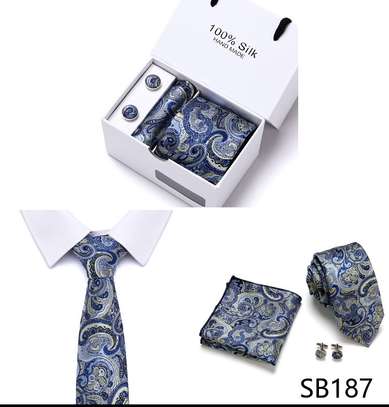 Coffret ensemble cravatte, boutton manchette et mouchoir image 10
