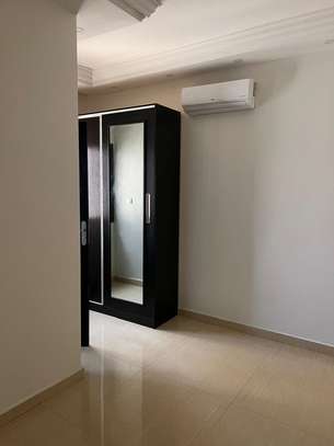 Joli appartement aux almadie image 6