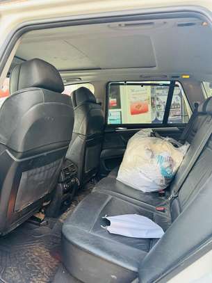 BMW X5 2010 image 2