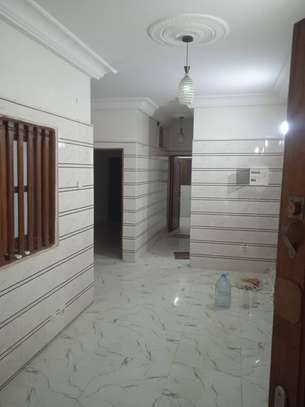 Magnifique studio Rdc avec Cour arrière couverte image 6
