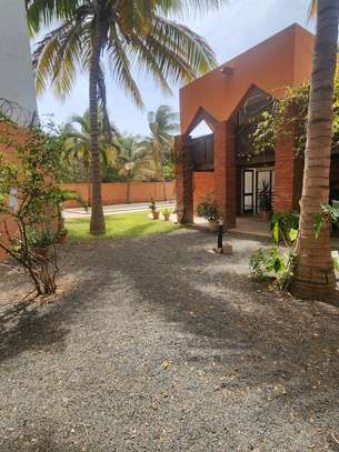 Villa d'angle à louer à fann résidence image 1