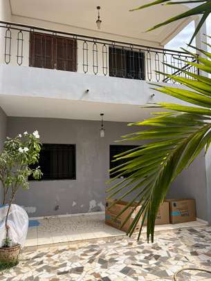 Grande Villa a louer aux Almadies image 9