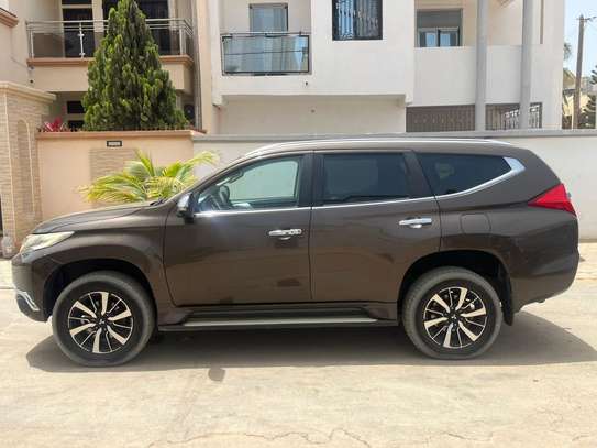 Mitsubishi Pajero sports image 8