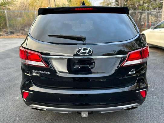 Hyundai Santa Fe XL image 3