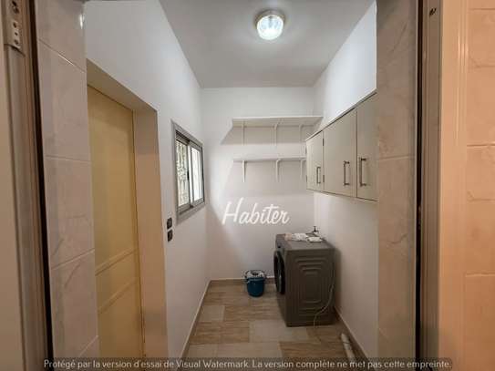 Villa R+1 à louer à Mermoz à la cité Sonatel image 7