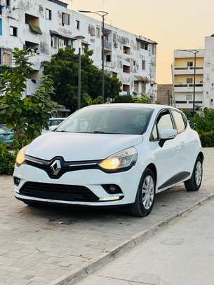 RENAULT CLIO 4 image 4