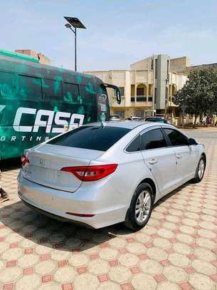 Hyundai Sonata image 1