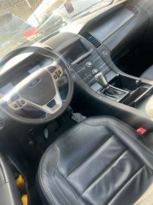 Ford Taurus  2016 image 8
