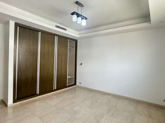 Appartement f4 avec vue/ mer à louer à mermoz corniche image 9