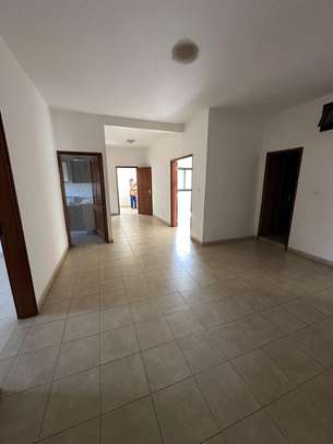 Appartement grand sanding F5 a louer aux Almadies image 3