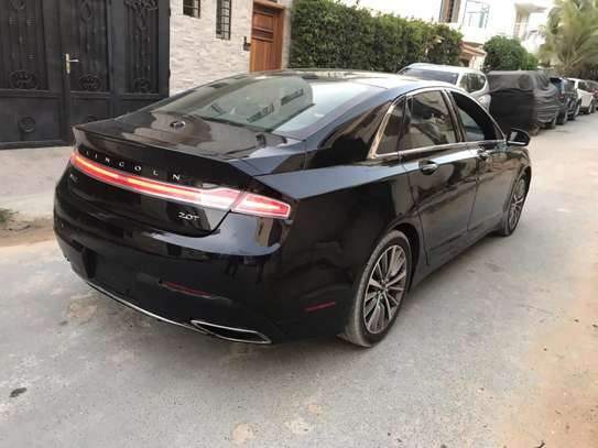 Lincoln MKZ image 8