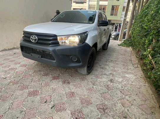 Location pick-up Toyota HILUX Européenne image 1