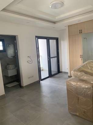 APPARTEMENT de types F4 A louer NGOR~ALMADIES image 7