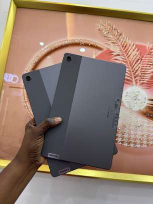Lenovo Tab M10Plus 128GB 3e génération image 2