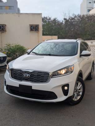 Kia Sorento SUV 2019 image 2