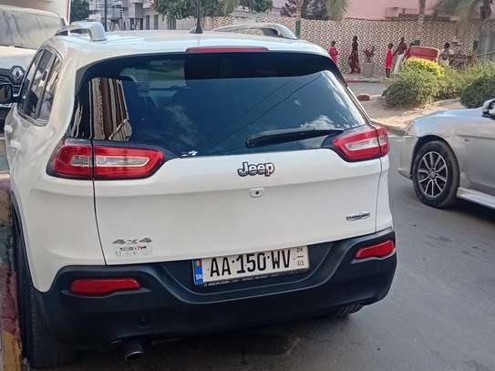Jeep Cherokee 4x4  Fulĺ option à louer image 4