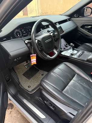 range rover evoque image 7
